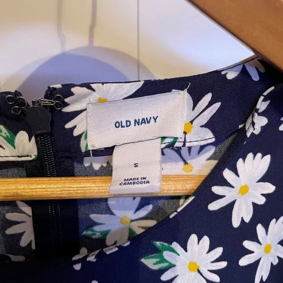 Old Navy Summer Dress - Picture 4 of 4